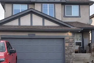 Image de Stylish Calgary Haven in Cougar Ridge – Quiet Street, Close to Parks & C‑Train