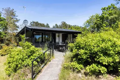 Cozy summerhouse 100 m from the beach