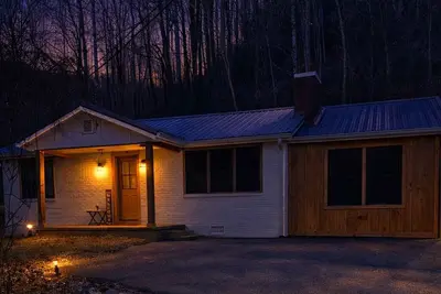 Image de Modern 2br Creekside Cottage, Minutes to Pigeon Forge, No steep roads