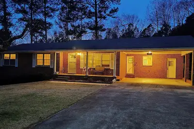 Image de Big house in a quiet, centrally located neighborhood