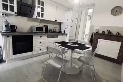 Image de Séjour authentique au cœur de lLevie – Appartement F3 chaleureux et climatisé