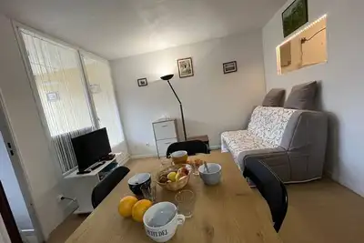 Image de Appartement Familial près de la plage avec Balcon et Parking - St Pierre La Mer