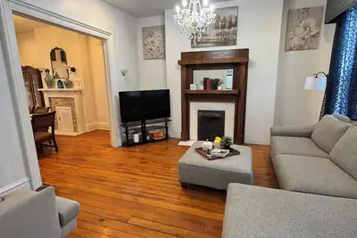 Image de 3-bedroom Victorian home for relaxing stays in the heart of Wheeling