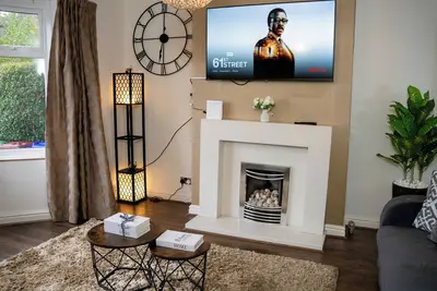 Image de Modern & Spacious 4-bedroom Residence in Crumpsall Manchester