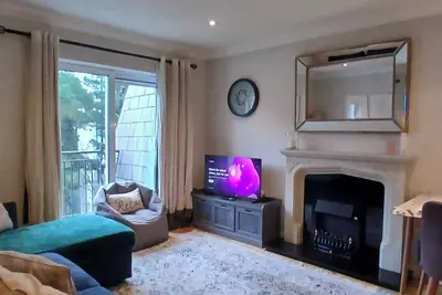 Image de Stylish 2bdr Apt with Large Balcony near City