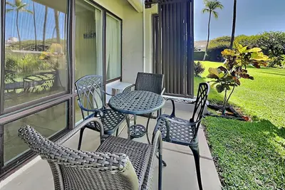 Image de Kihei Akahi D-G8 | Ground Floor & Right Across From The Beach!