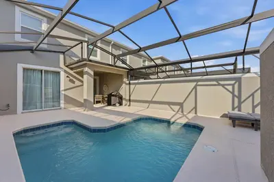 Image de 4br Townhome w/ Private Pool at Storey Lake