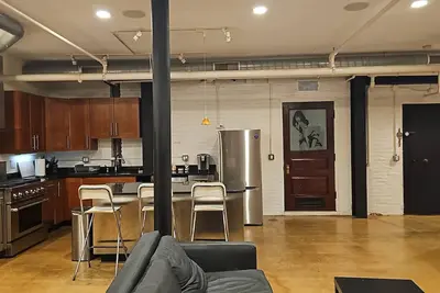 Image de Enjoyable 2-bedroom lower level apartment in charming Lynn