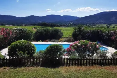 Image de Villa De Famille Au Calme Entre Vignes Et Pinedes Avec Piscine A 5 Mn Du Village