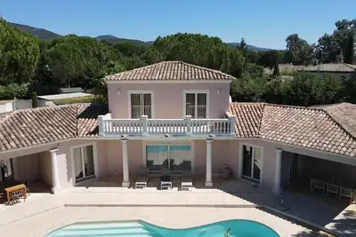 Image de Superbe villa avec piscine chauffée, vue sur chateau de Grimaud