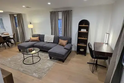 Image de Modern 2-bedroom apartment with a backyard in Linden