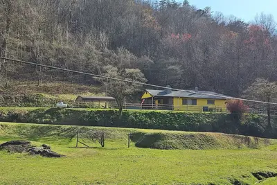 Image de Slay The Dragon: Dragon's Lair Cabin in Robbinsville, North Carolina w/ Creek