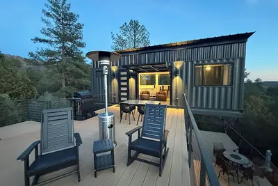 Image de Pine unCONTAINED-Upper Unit - Modern Mountain Container Home with Mountain Views
