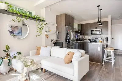 Image de 2-bedroom townhome in a pleasant Seattle neighborhood