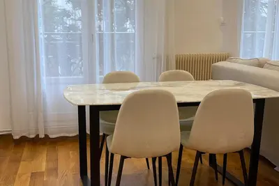 Image de My Modern Little Paris - Renovated Haussmann Suite with Balcony & Elevator