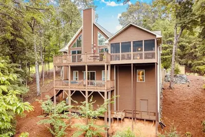 Image de Mountain Golf Resort home in Helen.