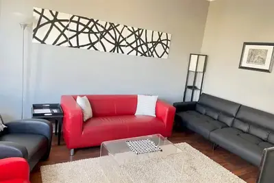 Image de Serene Avondale Triangle Apartment I Near Wrigley/Transit