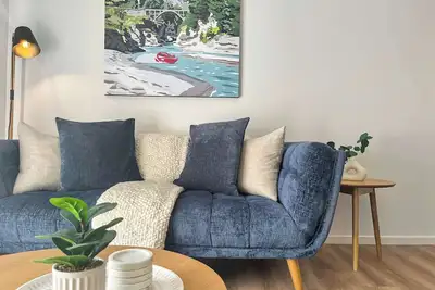 Image de Brand New Retreat | Walk to Shops | Ski Base