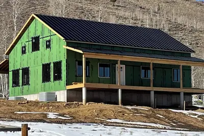 Image de Paradise Pines - Swap Screen Time With Family Time