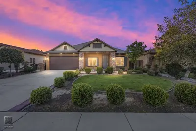 Image de Serenity House \nSpacious 4-bedroom house in perfect Bakersfield with Ac