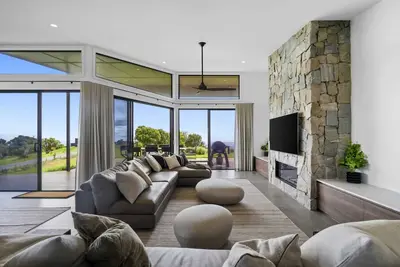 Image de Scenic House with Private Yard & Bbq Area