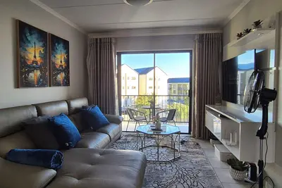 Image de Charming Oasis In The East. 10 Minutes From The Airport