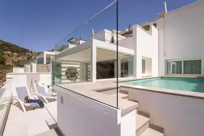 Image de Villa exclusive avec piscine privée et beach club Snt 11