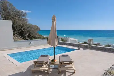 Image de Kedros villa Exi, next to the beach and near taverns