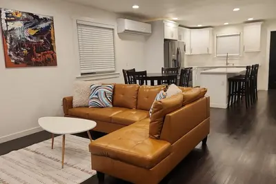 Image de 2-bedroom apartment in charming Tacoma with Ac and comfort