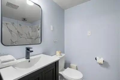 Image de 2 Double Beds, Partial Lake View