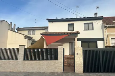 Image de Rural House with Swimming Pool, Barbecue, Paddle Tennis and Events Room.