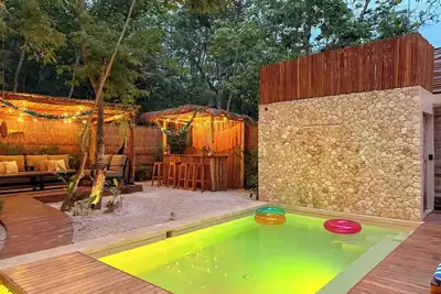 Image de Luxury 5 Bedroom  Pool, Tiki Bar & Outdoor Gym