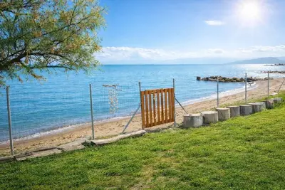 Image de Beachfront Bliss in Corfu - Vasiliki's Sea House