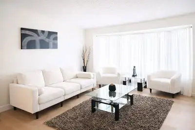 Image de Spacious Entire Home | 4 Levels | Modern