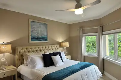 Image de Welcoming 2-bedroom condo Seven Mile Oceanfront