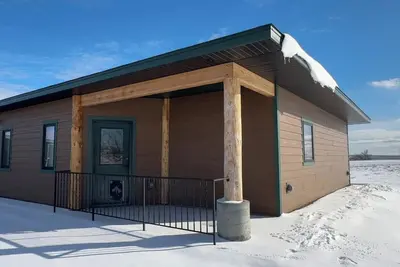 Image de Hungry Mosquito lodge 2-bedroom cabin \nnear Nelson reservoir, relaxation awaits!