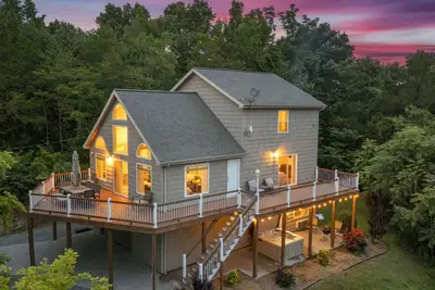 Image de Hill Top Retreat - Lake, Sauna, Hot Tub, Mtn View!