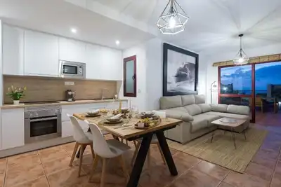 Image de Giraud Ii - Secluded beachfront duplex