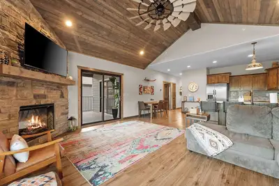 Image de 2br Indian Point w/ Hot Tub + Slip