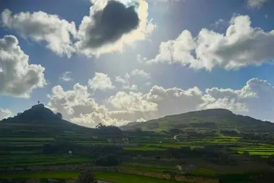 Image de Stylish Two-Bedroom Apartment Steps from the Beach, Level 5, C