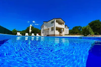 Image de Villa Jelena pour 12 + 2 personnes avec piscine