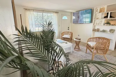 Image de Venice Villa Mins to Beach & Dining Outdoor Shower