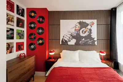 Quiet & Walkable Apartment: Stampede, Bmo, Nightlife, Eats & Much More!