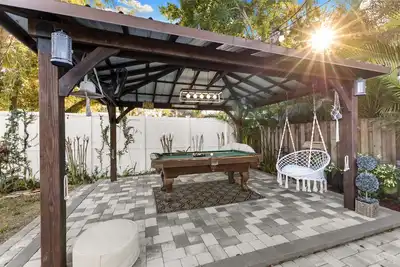 Image de Golden Palms - Pool • Billiards • Firepit • Bbq