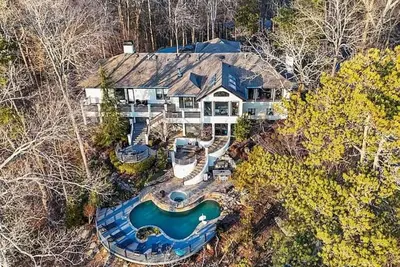 Image de Luxury Mansion available with Pool, Gym and More - Perfect for entertaining