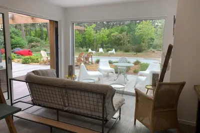 Image de Adorable maison alliant confort, calme et nature