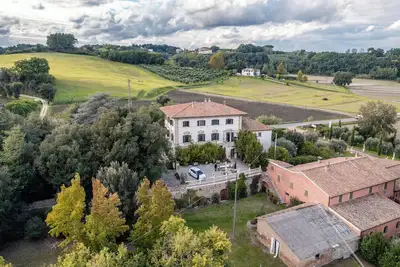 Image de Unique property: elegant and luxurious Art Nouveau villa in the Tuscan hills.