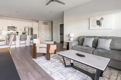 Image de Landing | Chic 2bd, Pool