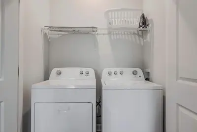 Image de Landing | Chic 2bd, Pool