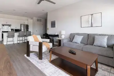 Image de Landing | Spectacular 2bd, Pool